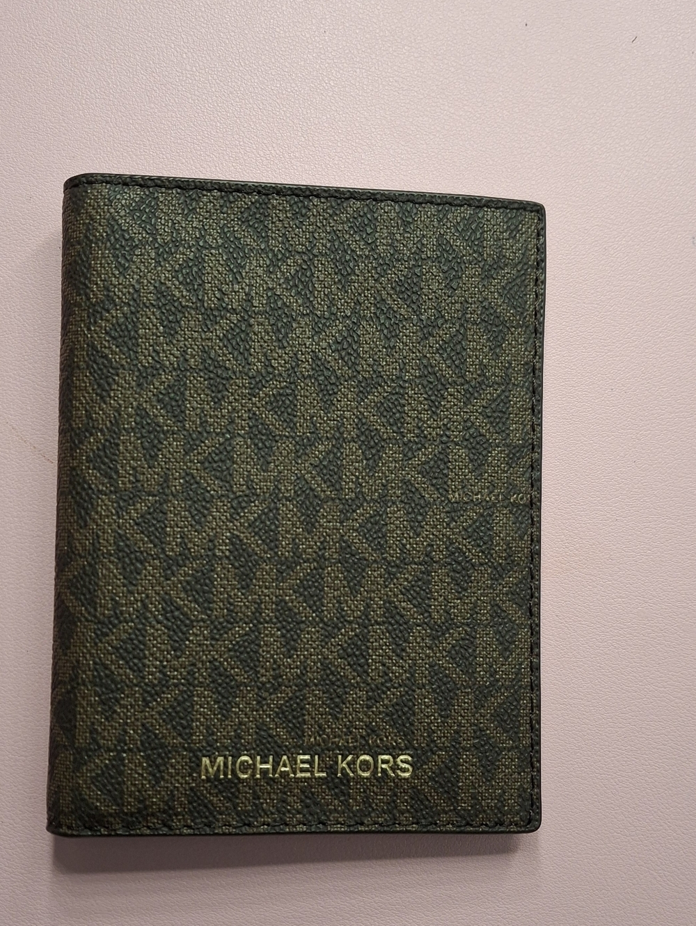 Michael Kors Passport Wallet Leather NWOT